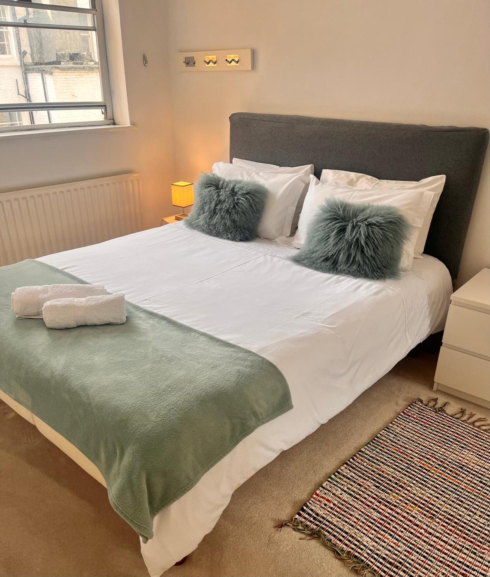 Hyde Park,3 Min Walk,Family Home! 2 Bedrooms & 2 Bathrooms Apartment! Fantastic Location Londen Buitenkant foto