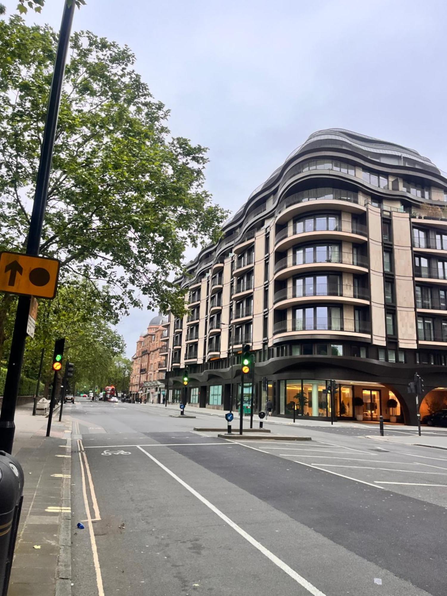 Hyde Park,3 Min Walk,Family Home! 2 Bedrooms & 2 Bathrooms Apartment! Fantastic Location Londen Buitenkant foto